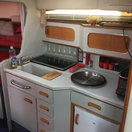 Hotel en barco Sejour De Reve Avec Parking Inclus *